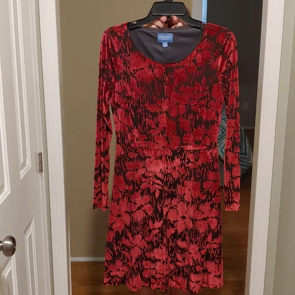 Simply Vera Dress - Picture 1 of 2
